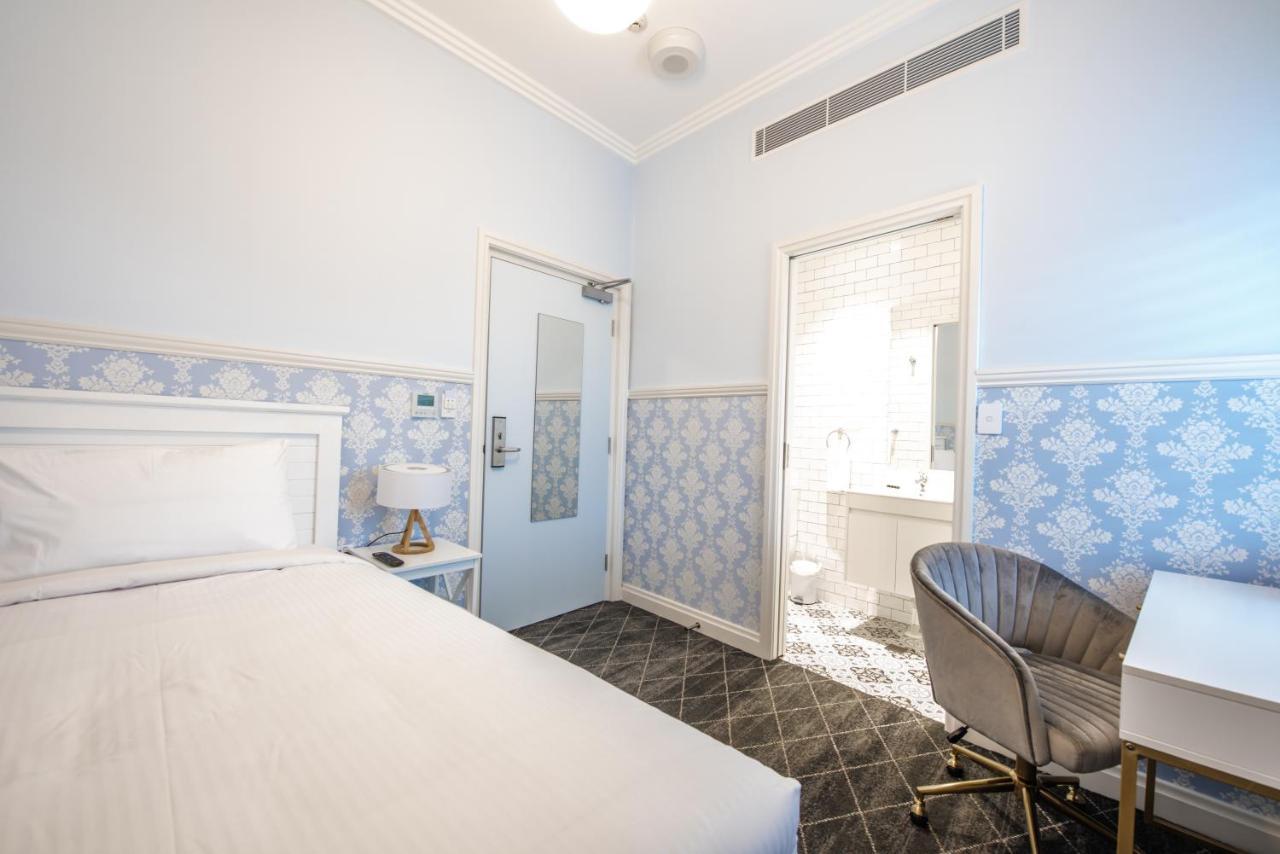Bankstown Hotel Экстерьер фото